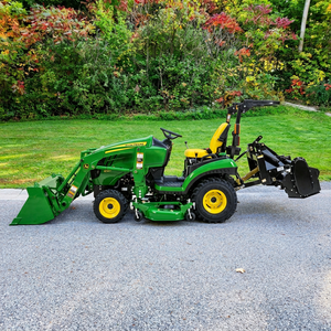 Tractor de un solo eje John Deere 1025R con retroexcavadora y cortacésped, motor Cummins de 22 HP, usado, con bomba de motor y caja de cambios para informes. - Product Image 1