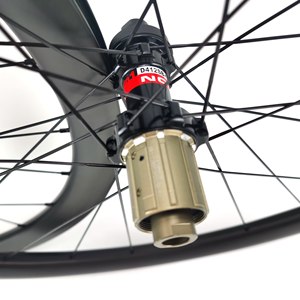 <span class=keywords><strong>Ruedas</strong></span> <span class=keywords><strong>de</strong></span> carbono <span class=keywords><strong>con</strong></span> freno <span class=keywords><strong>de</strong></span> disco para bicicleta <span class=keywords><strong>de</strong></span> <span class=keywords><strong>carretera</strong></span>, juego <span class=keywords><strong>de</strong></span> <span class=keywords><strong>ruedas</strong></span> <span class=keywords><strong>de</strong></span> carbono sin cámara, 700C, 40mm <span class=keywords><strong>de</strong></span> profundidad, 27 <span class=keywords><strong>de</strong></span> ancho, <span class=keywords><strong>con</strong></span> ejes <span class=keywords><strong>de</strong></span> freno <span class=keywords><strong>de</strong></span> disco <span class=keywords><strong>de</strong></span> bloqueo central - Product Image 5