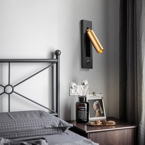 Lámpara de pared de fondo de sala de estar giratoria de hierro personalizada moderna luces de pared LED de cabecera de dormitorio negro clásico - Product Image 5