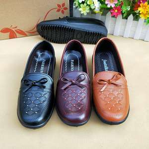 Otoño primavera mujer cómodos <span class=keywords><strong>zapatos</strong></span> planos ligeros Original Bale para damas de mediana edad y mayores al por <span class=keywords><strong>mayor</strong></span> - Product Image 5