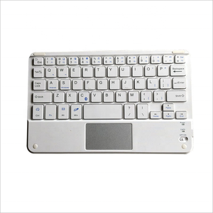 Funda de Cuero con Teclado Táctil y Pines Pogo Personalizada de 7 8 <span class=keywords><strong>9</strong></span> 10 11 <span class=keywords><strong>12</strong></span> 13 <span class=keywords><strong>Pulgadas</strong></span> para <span class=keywords><strong>iPad</strong></span> <span class=keywords><strong>Air</strong></span> 4 - Product Image 4