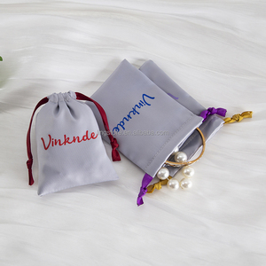 Bolsa de Regalo de Joyería de Seda Gris Personalizada, Bolsas con Cordón de Buena Calidad de 7*9cm con Cinta y Anillo, Bolsa Contenedora de Joyería Personalizada - Product Image 6