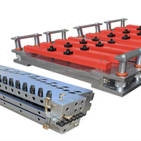 Wpc Mur Cannelé Persienne Grand Panneau Mural Die Tête Moule Bois Plastique Composite Coextrusion Moule