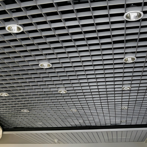 Plafond suspendu en panneaux linéaires en aluminium pour bureaux, couloirs et intérieurs - Product Image 5