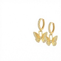 Boucles d'oreilles tendance en acier inoxydable texturé à rayures dorées, plaqué PVD 18 carats, avec breloque papillon géométrique pour femme, idéales pour un anniversaire
