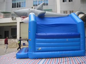 Castillo Inflable con Forma de Tiburón, Material de PVC, Capacidad para 500 kg, para 10 Pasajeros, Dimensiones de 4.5 m, para Fiestas Comerciales al Aire Libre - Product Image 4