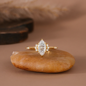 Anillo de Compromiso Vintage con Diamantes Cultivados en Laboratorio, Corte Marquesa, Oro Amarillo Sólido de 14K/18K, Banda Milgrain, Certificado IGI - Product Image 1