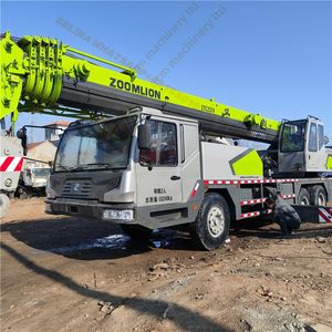 Grue sur camion Zoomlion d'occasion ZTC251V551 25 tonnes, grue de camion 25T d'occasion en bon état - Product Image 1