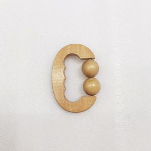 Massaggiatore portatile in legno con rullo anticellulite strumenti per bastoncini Mini massaggiatore a forma di mano con sfera di legno - Product Image 5