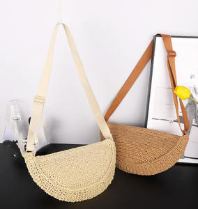 <span class=keywords><strong>Borsa</strong></span> a <span class=keywords><strong>tracolla</strong></span> a mezza luna di <span class=keywords><strong>paglia</strong></span> fatta a mano Vintage per le vacanze per il tempo libero <span class=keywords><strong>borsa</strong></span> a <span class=keywords><strong>tracolla</strong></span> da viaggio all'uncinetto Casual - Product Image 1