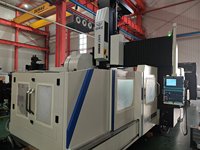 Centre d'usinage CNC à portique GMF5030AR – Machine de découpe de métaux robuste avec broche à cylindre encastré