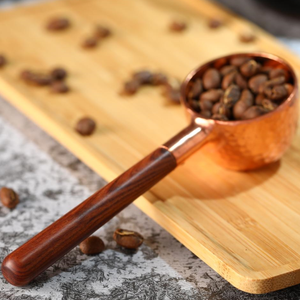 Utensilio de cocina de lujo hecho a mano mango de madera Rosa 10G cobre té café cuchara de medida - Product Image 3