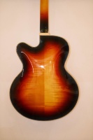 Gitar Elektrik Jazz 17" Buatan Tangan Yunzhi Luthier, Body Hollow Maple Berpola, Top Sunset Spruce, Fingerboard Ebony, 6-String