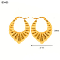 Boucles d'oreilles huggie en bambou en forme de cœur épais, plaquées or 18 carats, en acier inoxydable, imperméables, en gros, bon marché, vintage, pour femmes, accessoires