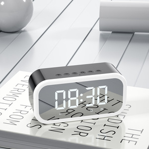 Yayusi <span class=keywords><strong>2023</strong></span> nouvelle <span class=keywords><strong>liste</strong></span> C5L Led éclairage haut-parleur Bluetooth pour ordinateur téléphone portable réveil haut-parleur avec Aux TF Micro - Product Image 2