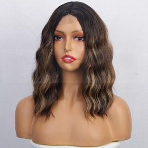 Parrucca anteriore in pizzo marrone <span class=keywords><strong>chiaro</strong></span> da <span class=keywords><strong>donna</strong></span> europea e americana <span class=keywords><strong>capelli</strong></span> corti ricci con increspatura d'acqua e piccoli lacci di pizzo - Product Image 5