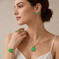 Ensemble de bijoux de luxe en acier inoxydable 316L avec zircone cubique, plaqué or PVD 18 carats, comprenant un collier ras-du-cou, un bracelet manchette, une bague et des boucles d'oreilles clous, tendance pour femme