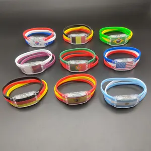 Cheering Country Flag Hadiah Promosi Gelang Tangan LED Silikon Gelang Bendera Nasional Kustom