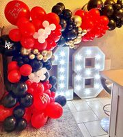 Ensemble de 50 ballons de confettis ronds en latex noir rouge et blanc de 12 pouces pour les décorations de fête de mariage d'anniversaire et de vacances