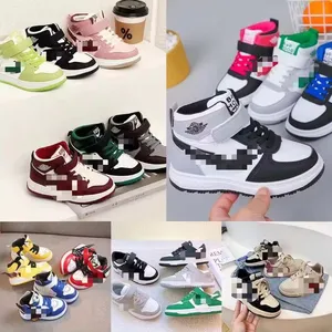 Zapatos mixtos sandalias para niños zapatillas Botas zapatos de cuero escuela niños zapatos de vestir Led precio barato mayorista