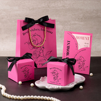 Boîte et sac à dragées de luxe rouge rosé haut de gamme pour mariage avec gaufrage en papier d'art, design recyclable et ruban