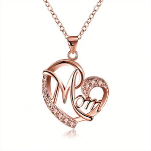 Collier pendentif cœur en laiton plaqué or de haute qualité avec accent CZ, <span class=keywords><strong>cadeau</strong></span> <span class=keywords><strong>sentimental</strong></span> personnalisé pour la fête des mères, bijoux de mode pour femmes - Product Image 3