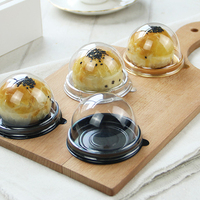 Boîte de plateau en plastique PET dôme rond jetable personnalisé pour sushi jus nouilles hamburgers stock emballage en plastique PET transparent