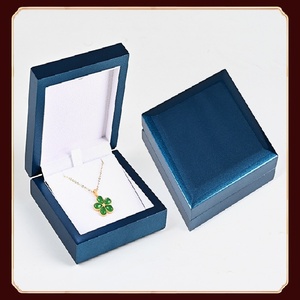 Boîte de rangement en <span class=keywords><strong>bois</strong></span> rouge personnalisé pour bijoux collier pendentif avec lumière LED pour l'artisanat du <span class=keywords><strong>bois</strong></span> boîtes en <span class=keywords><strong>bois</strong></span> enseignes murales - Product Image 3