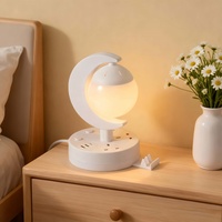 Lampu Meja SUZHERM Planet dengan Soket 3-Posisi, 2 USB dan 1 Port Type-C, Colokan Standar Inggris, Kabel 2m, untuk Penggunaan Komersial/Rumah Tangga