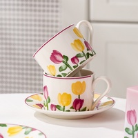 ESTICK Ensemble de tasses à café en porcelaine peintes à la main avec motif de tulipes, grande capacité, résistantes à la chaleur, lavables au lave-vaisselle, coffret cadeau pour le thé de l'après-midi
