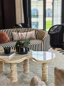 Sofá Moderno Minimalista para Apartamento, Estilo Vintage, Rayas Blancas y Negras, <span class=keywords><strong>Tres</strong></span> Plazas, Modelo de PU, Sofá Irregular de Diseño - Product Image 3