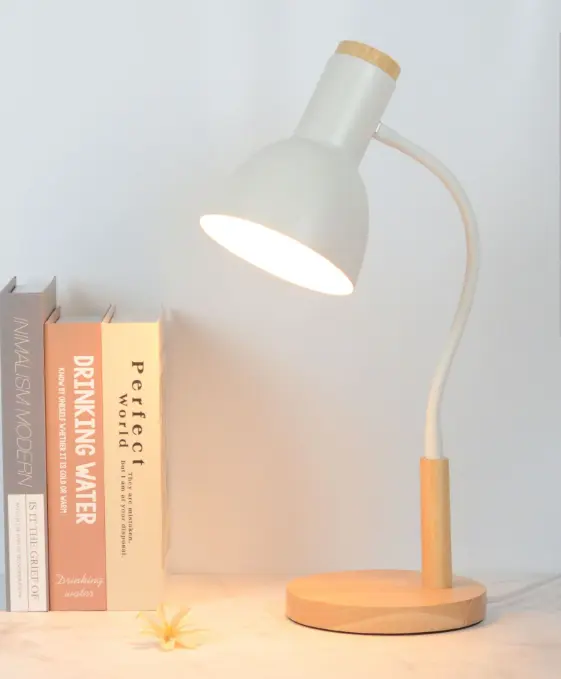 Nordic Simple Modern LED Schreibtischlampe Augen schutz Tischlampe College Studenten Schlafzimmer Lesen Wind eingeschaltet kleine Nachttischlampe
