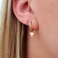 Inspire Jewelry – boucles d'oreilles en forme de triangle chirurgical, en acier inoxydable, avec breloque, hypoallergénique, oreilles sensibles, créoles géométriques, petites