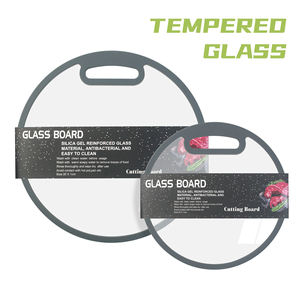 Planche à découper ronde en verre trempé avec cadre en silicone et poignée, planche à découper alimentaire sécurisée - Product Image 5