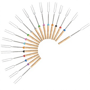 ส้อมบาร์บีคิวแบบยืดหดได้สำหรับใช้งานกลางแจ้ง 12 สี สำหรับฮอทดอก ทำจากสแตนเลส ซิโบ ด้ามไม้รูปตัวยู ทนความร้อน ไม่เคลือบผิว ขนาด 9-12 นิ้ว อุปกรณ์บาร์บีคิว - Product Image 2