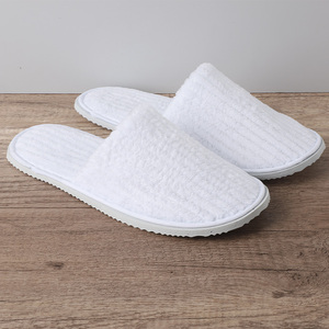 Chaussons de <span class=keywords><strong>spa</strong></span> en molleton de corail jetables de luxe personnalisés avec logo personnalisé Équipements de voyage pour les clients de l'hôtel <span class=keywords><strong>et</strong></span> du <span class=keywords><strong>spa</strong></span> - Product Image 2