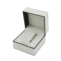 Boîtes rigides personnalisées pour montres avec gaufrage et revêtement UV, logo et dimensions sur mesure