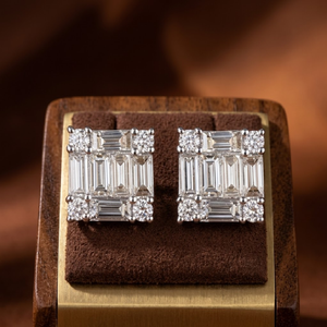 Bijoux haut de gamme en or massif 18 carats avec diamant naturel blanc garanti, forme carrée, boucles d'oreilles en grappe de baguette pour femme - Product Image 1