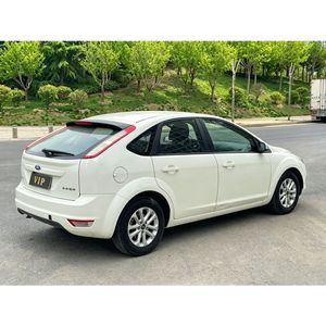 Guazi <span class=keywords><strong>Ford</strong></span> Focus 2013 Berline d'occasion Essence Manuelle Quotidienne Traction avant Blanche Conduite à gauche Véhicule d'occasion en stock Berline en stock - Product Image 5