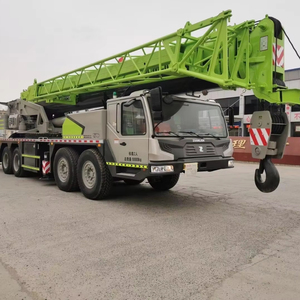 Grúa sobre Camión Zoomlion 80T en Excelentes Condiciones, Grúa Móvil Todoterreno con Bomba y Caja de Cambios Originales en Venta - Product Image 1