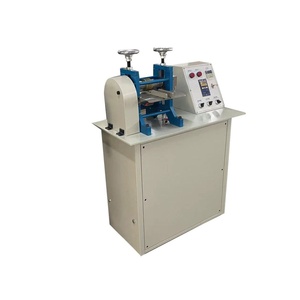 Machine de polissage thermique hydraulique de précision sur mesure, avec pompe, pour le gaufrage de ceintures en cuir véritable et le repassage de sangles, dotée d'un rouleau chauffant pour le placage à température. - Product Image 5