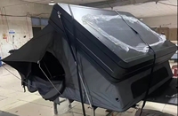 Hochwertiges, leichtes Outdoor-Dachzelt mit einem Schlafzimmer für Camping im Auto, ganzjährig nutzbar, aus Aluminium.