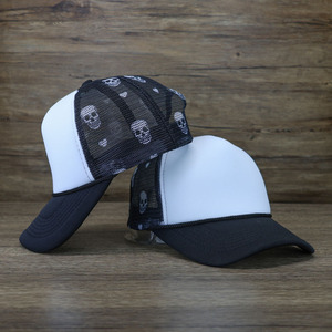 5 Bảng điều chỉnh màu đen và trắng chạy bộ xương bọt in dây sọ lưới trucker Mũ Snapback bán buôn với biểu tượng tùy chỉnh - Product Image 1
