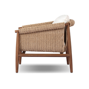 Silla de exterior vintage con asiento tipo cubo tejido de jacinto, patas redondeadas y cónicas, cómoda y apta para todo tipo de clima. - Product Image 4