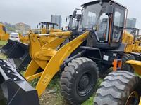 Chargeuse sur pneus haute performance 855T de 5,5 tonnes, puissance diesel de 170 kW, force de rupture de 175 kN et godet de 3,3 m³ pour la construction routière