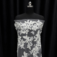 GCW-AGUV120875 Tela de Tul Bordada con Lentejuelas Florales Blancas con Cordón para Vestido de Novia