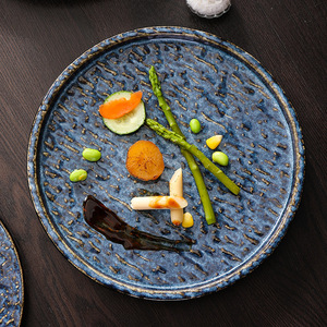 Nouvel ensemble de vaisselle jetable en céramique au design végétal moderne pour hôtels et restaurants - Comprend un saladier profond, une assiette à steak et une assiette en forme de chapeau de paille - Product Image 1
