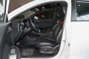 Autos Nuevos 2026 MG5 300TGI 1.5T 181HP 7DCT FWD Deportivo 5 Puertas Hatchback Eficiente en Consumo de Combustible <span class=keywords><strong>Vehículos</strong></span> Recién Alquilados en China en Stock - Product Image 5