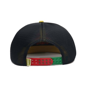 Gorra Snapback de Alta Calidad Personalizada de 5 Paneles con Visera Plana Ajustable, 100% Algodón, Logotipo de Goma, Talla Grande y Visera Tipo Sandwich - Product Image 4