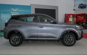 Exportation vers l'Algérie <span class=keywords><strong>Voiture</strong></span> Kaiyi X3 Pro 5MT Luxury SUV Small Car New Automatic Gearbox FWD Kaiyi X3 Pro Suv Car 2025 for Sale - Product Image 4
